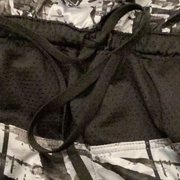 The North Face Runagade FlashDry Romper Reflective Print Zip Pocket small - Picture 8 of 13